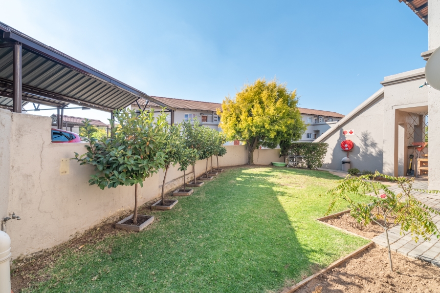 2 Bedroom Property for Sale in North Riding Gauteng