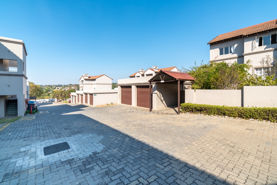 2 Bedroom Property for Sale in North Riding Gauteng
