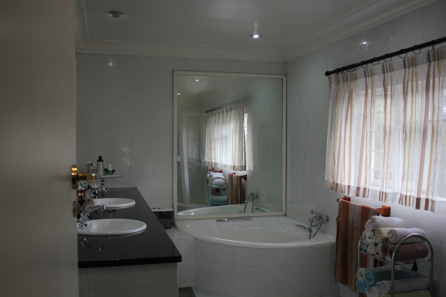 4 Bedroom Property for Sale in Saxonwold Gauteng