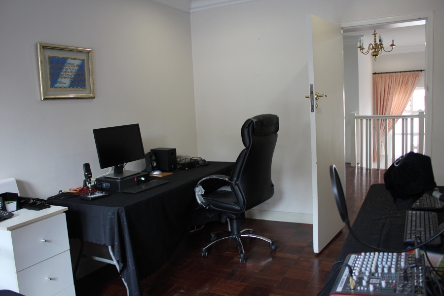 4 Bedroom Property for Sale in Saxonwold Gauteng