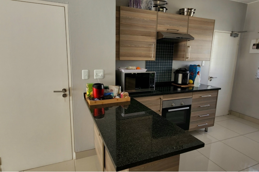 To Let 2 Bedroom Property for Rent in Blue Hills Gauteng