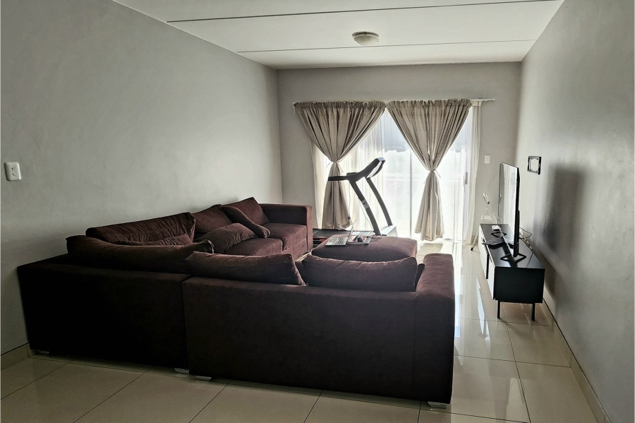 To Let 2 Bedroom Property for Rent in Blue Hills Gauteng