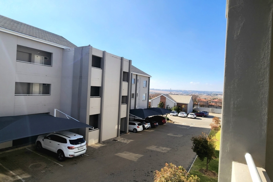To Let 2 Bedroom Property for Rent in Blue Hills Gauteng