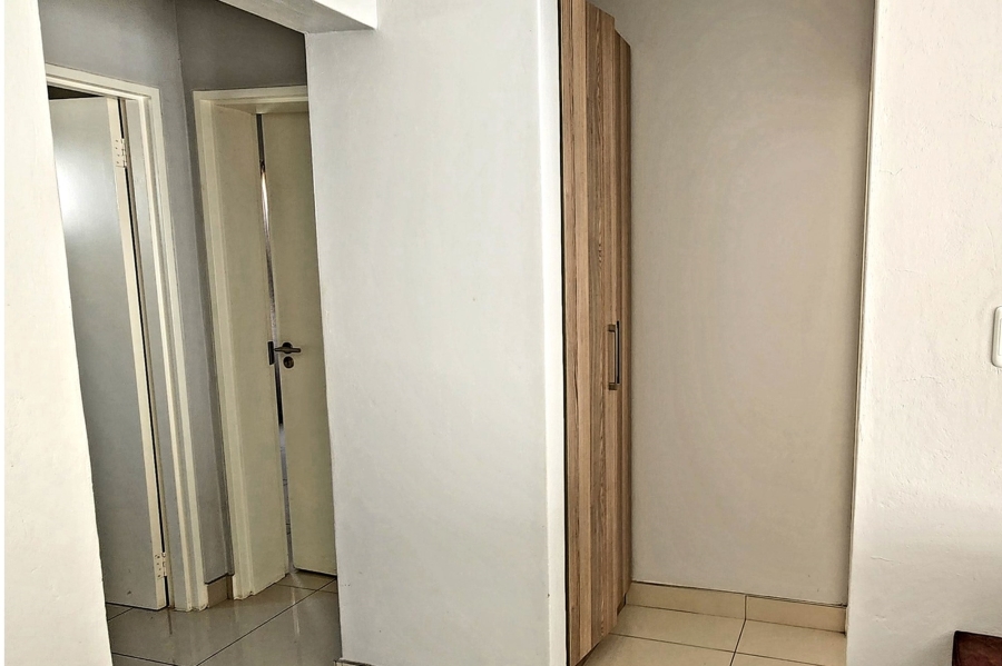 To Let 2 Bedroom Property for Rent in Blue Hills Gauteng