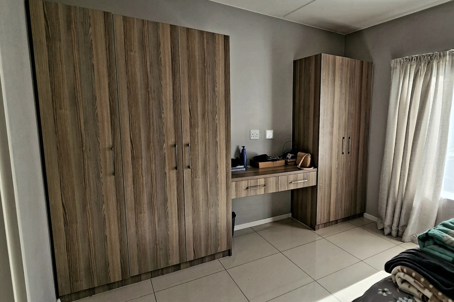 To Let 2 Bedroom Property for Rent in Blue Hills Gauteng