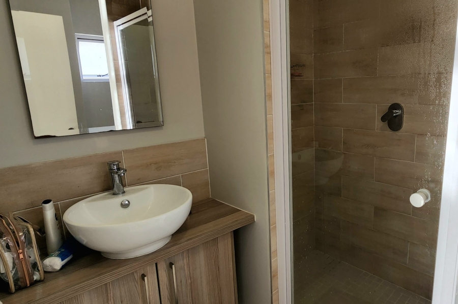 To Let 2 Bedroom Property for Rent in Blue Hills Gauteng