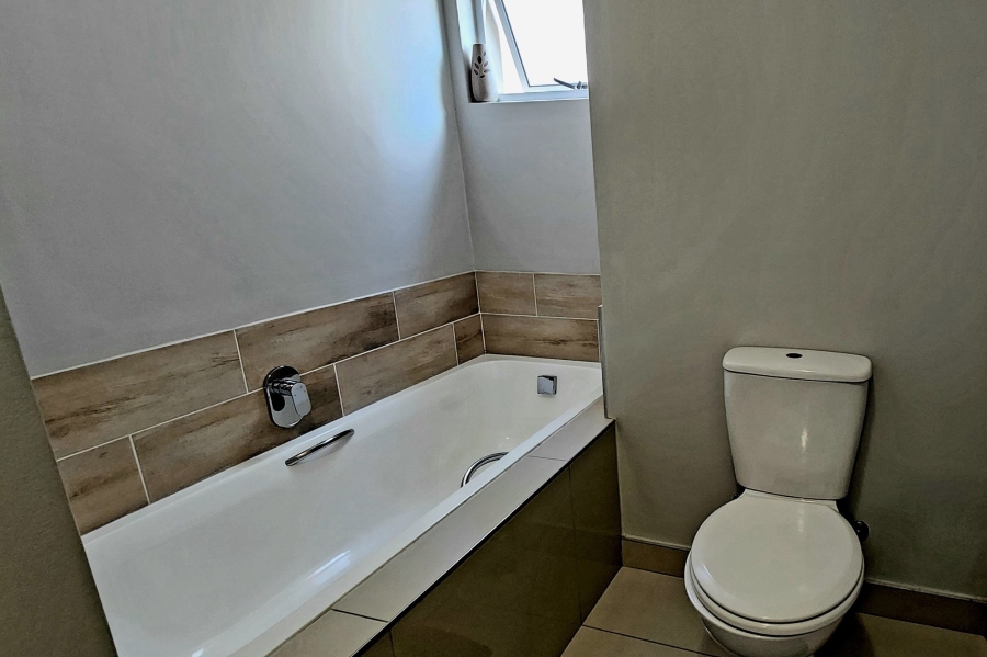 To Let 2 Bedroom Property for Rent in Blue Hills Gauteng
