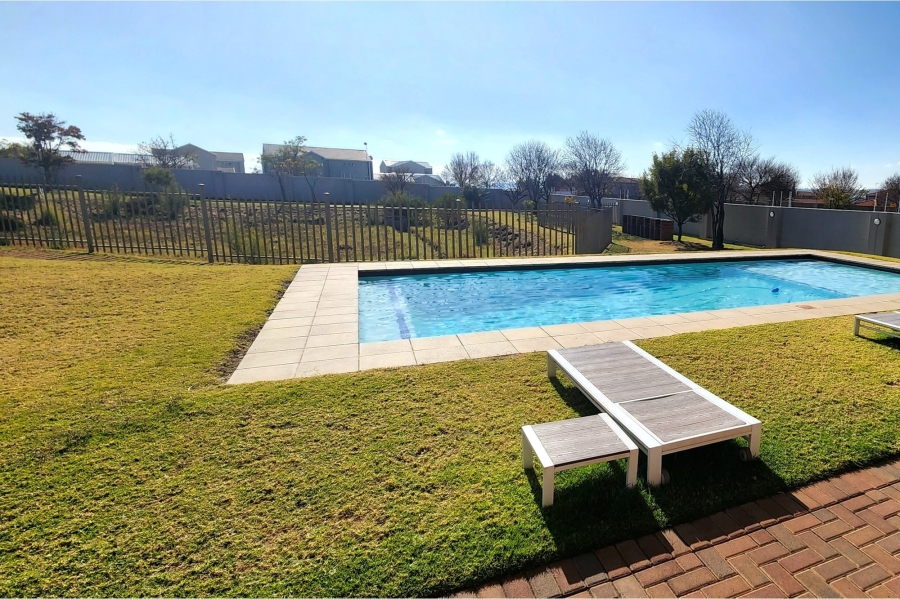 To Let 2 Bedroom Property for Rent in Blue Hills Gauteng
