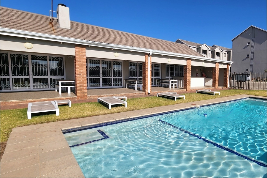 To Let 2 Bedroom Property for Rent in Blue Hills Gauteng
