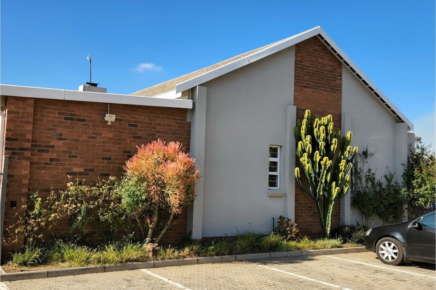 To Let 2 Bedroom Property for Rent in Blue Hills Gauteng