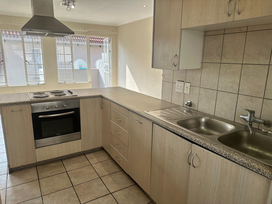 2 Bedroom Property for Sale in Clarens Park Gauteng