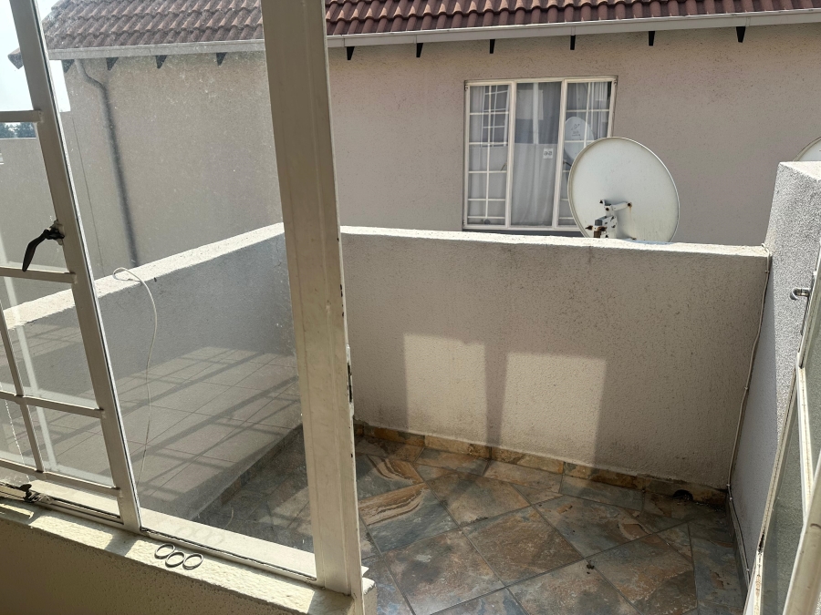 2 Bedroom Property for Sale in Clarens Park Gauteng