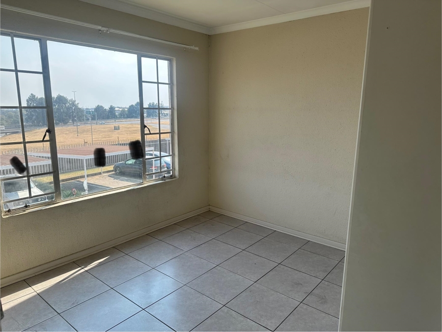 2 Bedroom Property for Sale in Clarens Park Gauteng