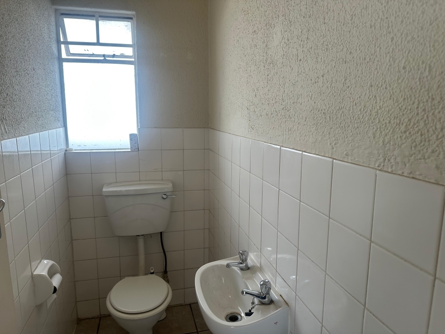 2 Bedroom Property for Sale in Clarens Park Gauteng
