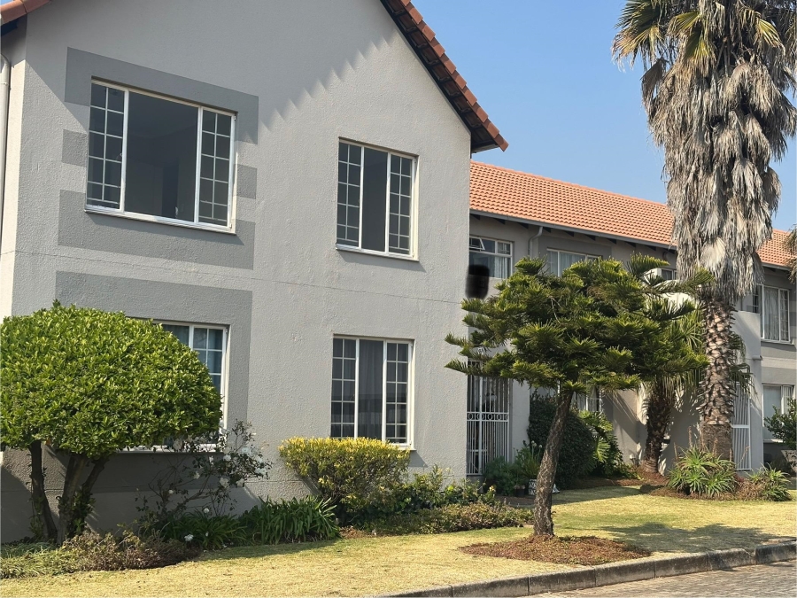 2 Bedroom Property for Sale in Clarens Park Gauteng