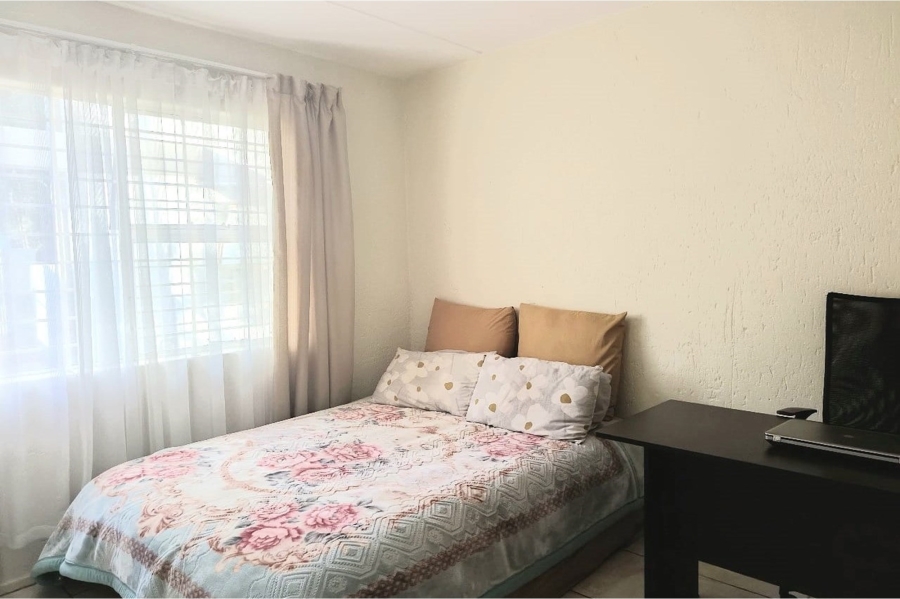 To Let 2 Bedroom Property for Rent in Vorna Valley Gauteng