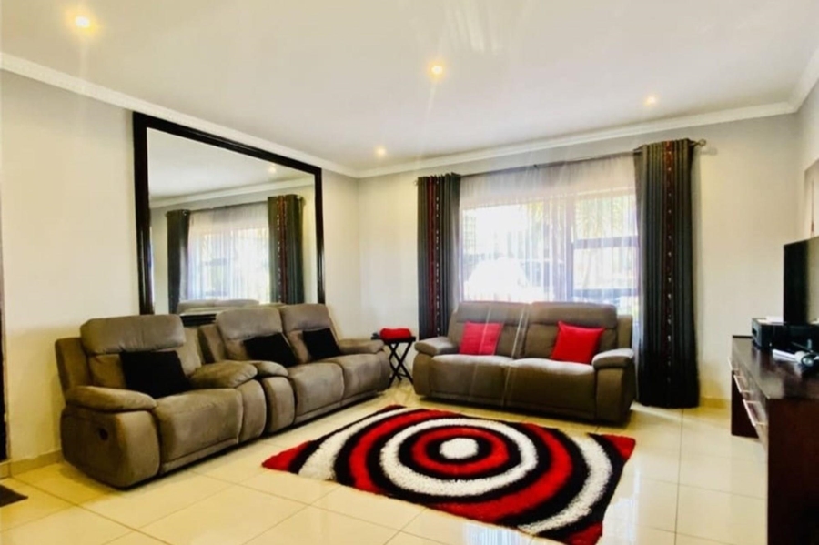 4 Bedroom Property for Sale in Helderwyk Gauteng