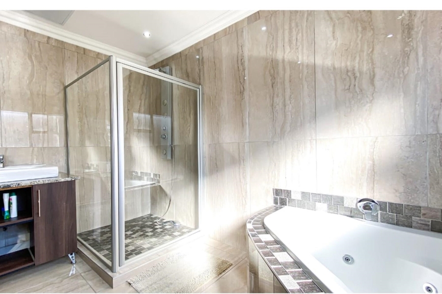 4 Bedroom Property for Sale in Helderwyk Gauteng