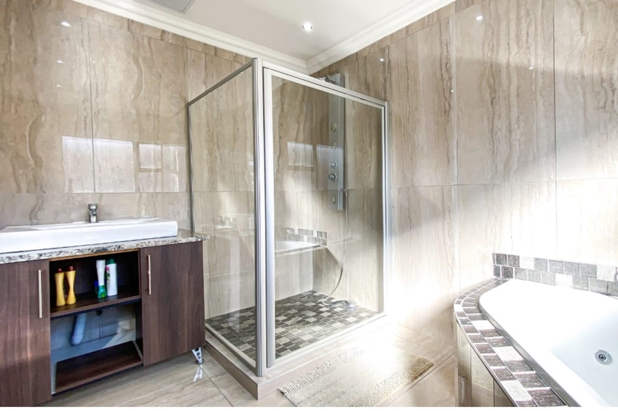 4 Bedroom Property for Sale in Helderwyk Gauteng