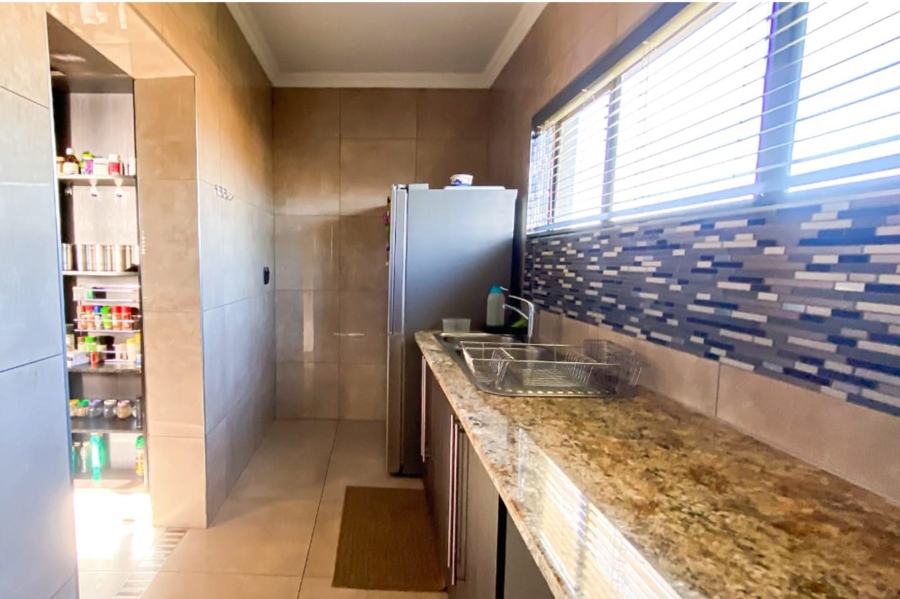 4 Bedroom Property for Sale in Helderwyk Gauteng