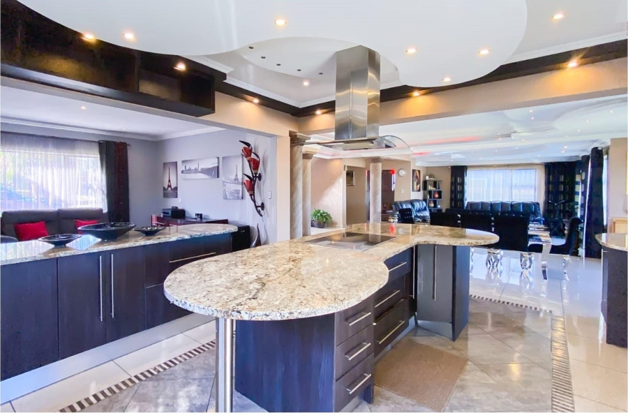 4 Bedroom Property for Sale in Helderwyk Gauteng