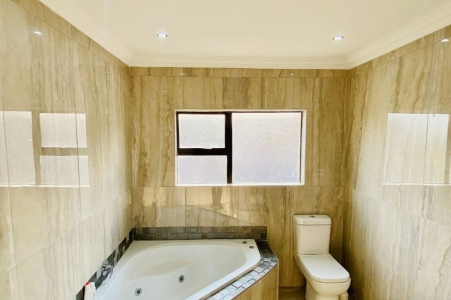 4 Bedroom Property for Sale in Helderwyk Gauteng