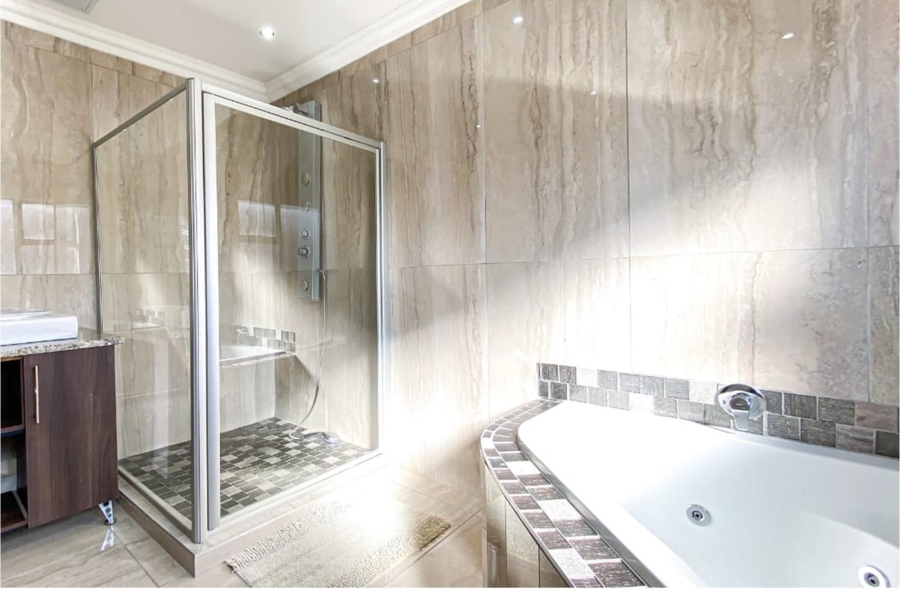 4 Bedroom Property for Sale in Helderwyk Gauteng