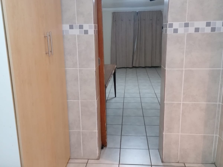 To Let 1 Bedroom Property for Rent in Edelweiss Gauteng