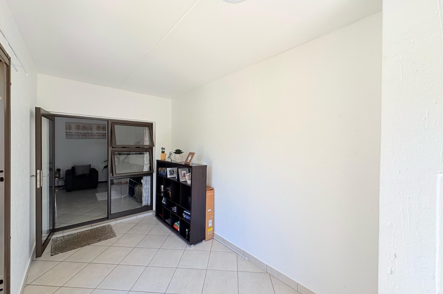 2 Bedroom Property for Sale in Goedeburg Gauteng