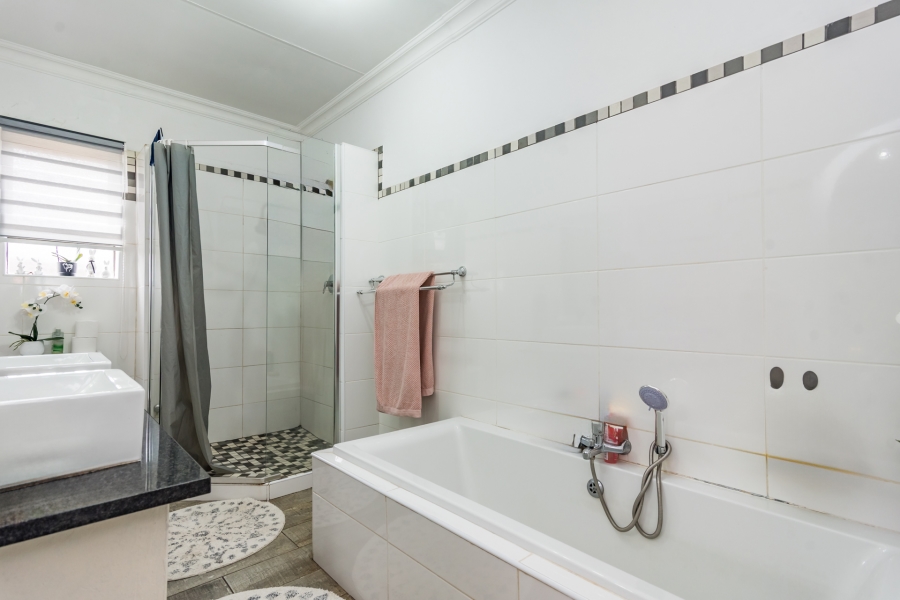 3 Bedroom Property for Sale in Rant En Dal Gauteng