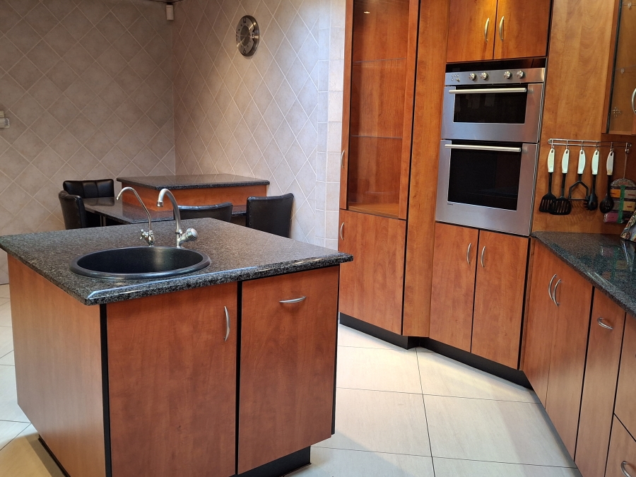 7 Bedroom Property for Sale in Meyersdal Gauteng