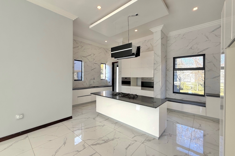 5 Bedroom Property for Sale in Steyn City Gauteng