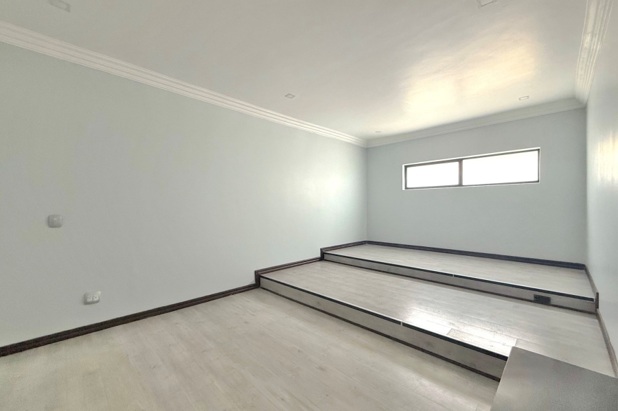 5 Bedroom Property for Sale in Steyn City Gauteng