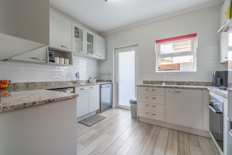 3 Bedroom Property for Sale in Bryanston Gauteng