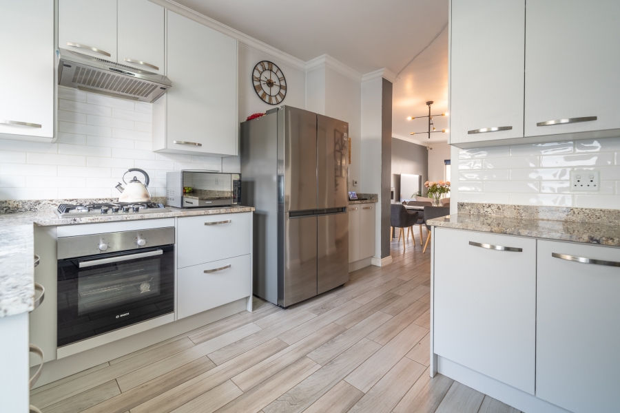 3 Bedroom Property for Sale in Bryanston Gauteng