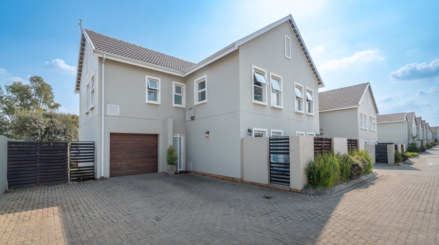 3 Bedroom Property for Sale in Bryanston Gauteng