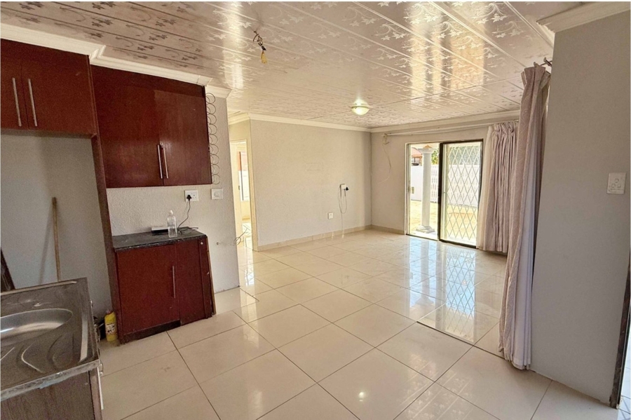 2 Bedroom Property for Sale in Soshanguve VV Gauteng
