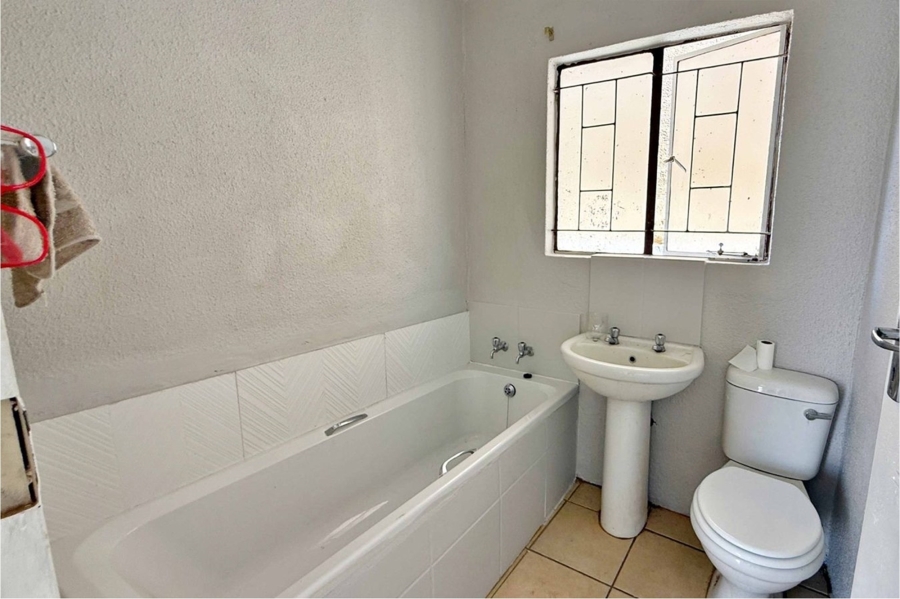 2 Bedroom Property for Sale in Soshanguve VV Gauteng