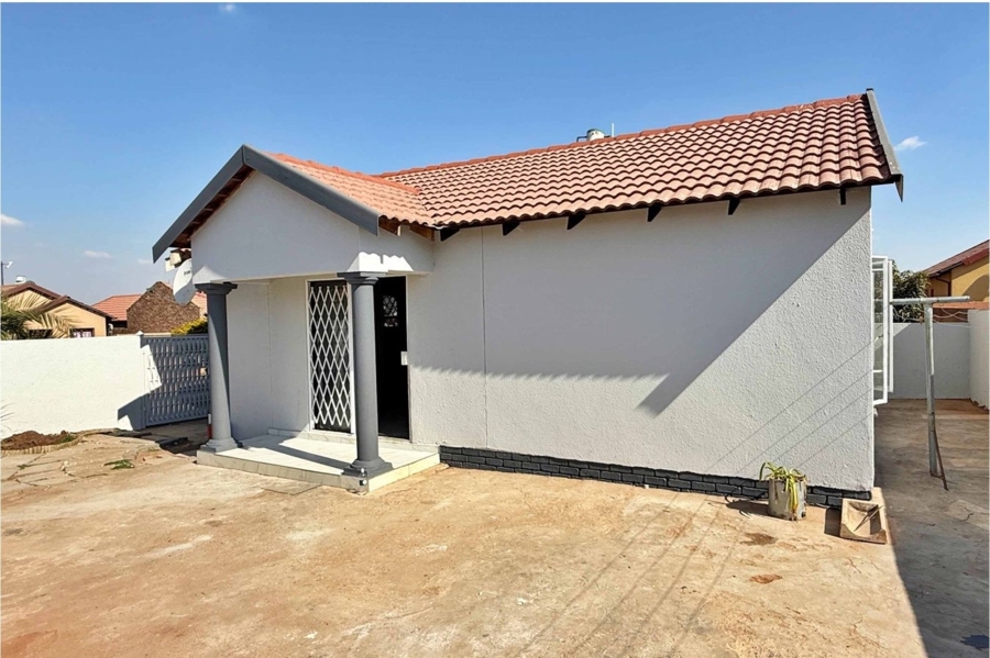 2 Bedroom Property for Sale in Soshanguve VV Gauteng