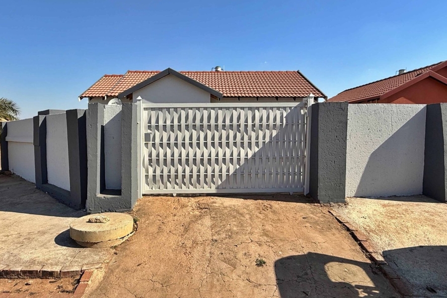 2 Bedroom Property for Sale in Soshanguve VV Gauteng