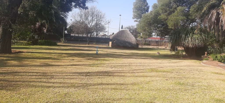 7 Bedroom Property for Sale in Bredell Gauteng