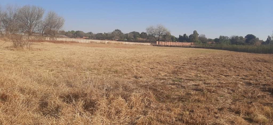7 Bedroom Property for Sale in Bredell Gauteng