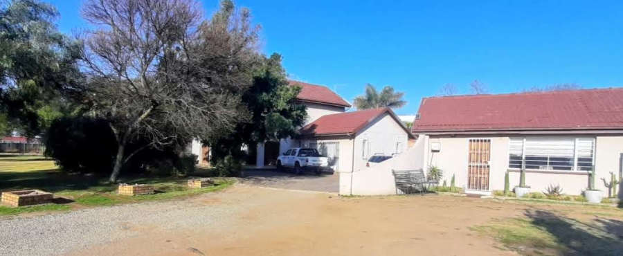 7 Bedroom Property for Sale in Bredell Gauteng