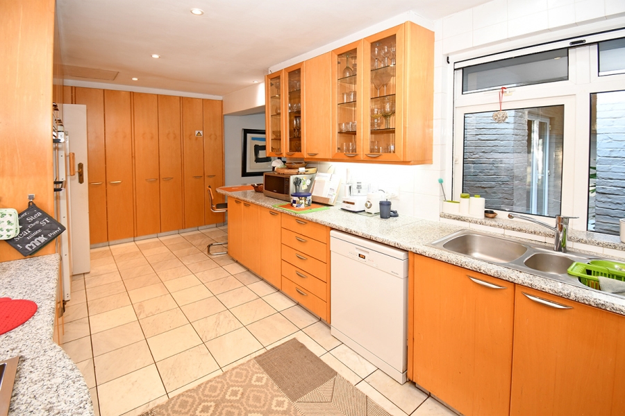 4 Bedroom Property for Sale in Atholl Gauteng