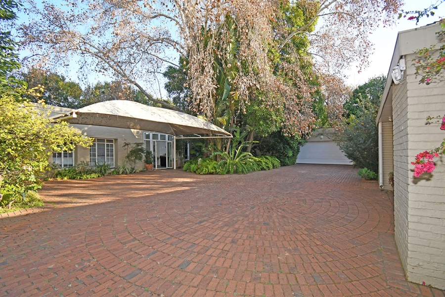 4 Bedroom Property for Sale in Atholl Gauteng