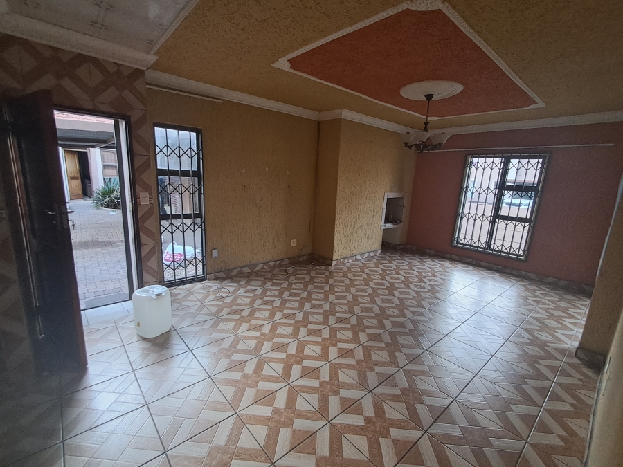 2 Bedroom Property for Sale in Vanderbijlpark SE 10 Gauteng