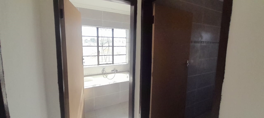 4 Bedroom Property for Sale in Helderstrome AH Gauteng