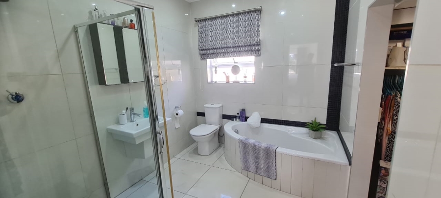 To Let 3 Bedroom Property for Rent in Eden Glen Gauteng