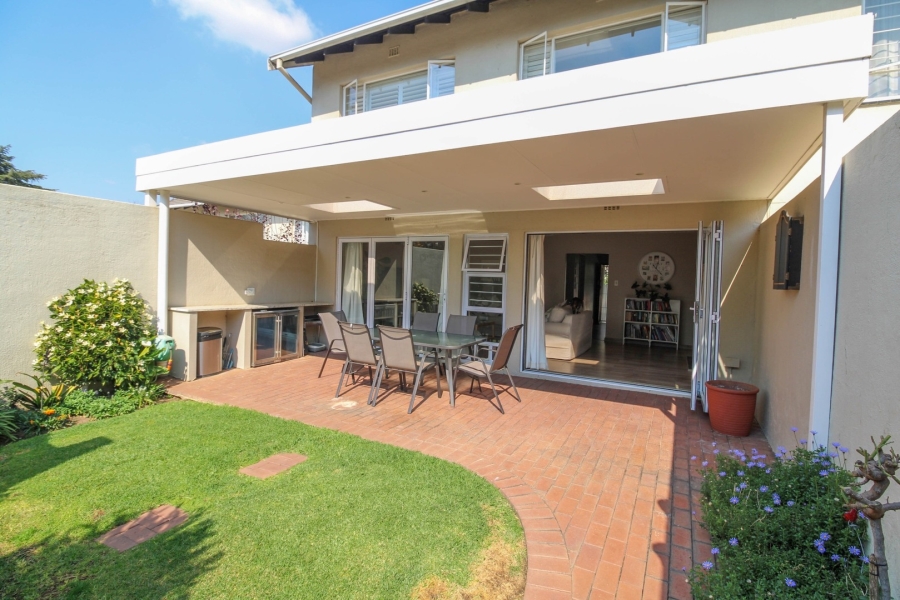 To Let 3 Bedroom Property for Rent in Bryanston Gauteng