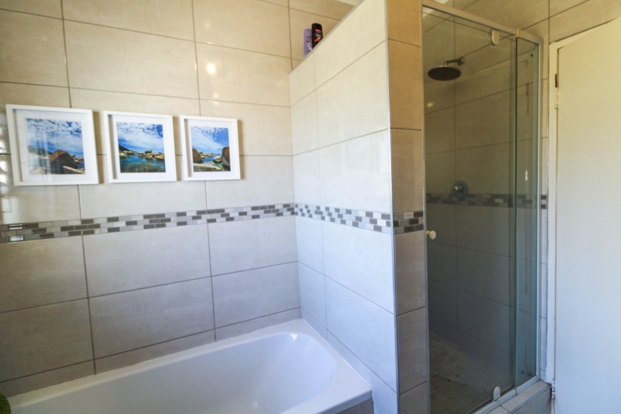To Let 3 Bedroom Property for Rent in Bryanston Gauteng